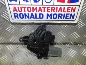 Używane Silnik szyby drzwiowej Mercedes B (W246,242) 1.6 B-200 BlueEFFICIENCY Turbo 16V Cena € 19,00 Procedura marży oferowane przez Automaterialen Ronald Morien B.V.