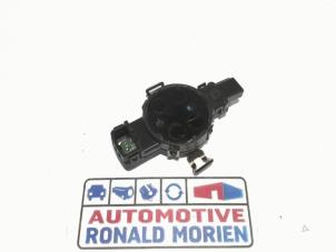 Gebrauchte Regensensor Volkswagen Crafter (SY) 2.0 TDI Preis € 35,00 Margenregelung angeboten von Automaterialen Ronald Morien B.V.