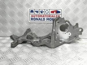 Used Air conditioning bracket Volkswagen Golf VII (AUA) 2.0 GTD 16V Price € 39,99 Inclusive VAT offered by Automaterialen Ronald Morien B.V.