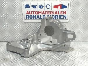 New Alternator upper bracket Volkswagen Crafter (SY) 2.0 TDI 4Motion Price € 95,00 Inclusive VAT offered by Automaterialen Ronald Morien B.V.