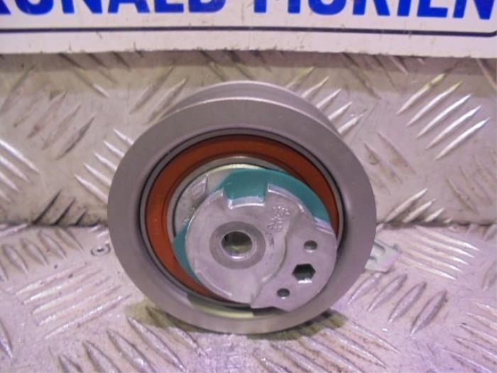 Timing belt tensioner from a Volkswagen Crafter (SY) 2.0 TDI 4Motion 2021