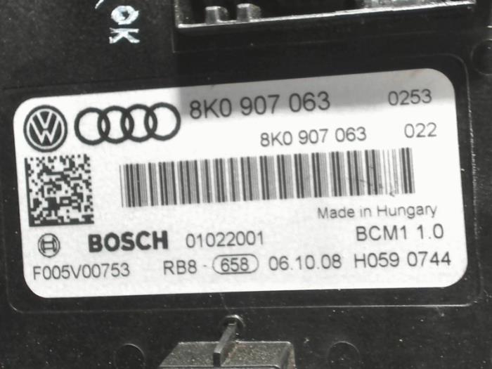 Steuergerät Body Control van een Audi A4 Avant (B8) 1.8 TFSI 16V 2009