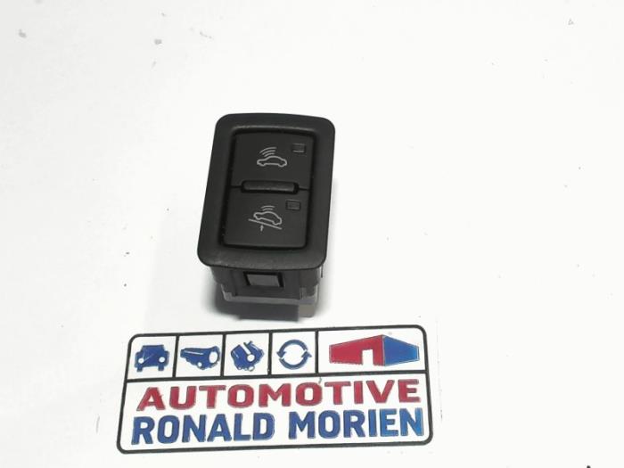 Używane Przelacznik Audi A4 Avant (B8) 1.8 TFSI 16V Cena € 15,00 Procedura marży oferowane przez Automaterialen Ronald Morien B.V.