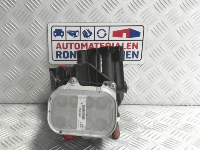 Oil filter holder from a Volkswagen Transporter/Caravelle T6 2.0 TDI 150 2020