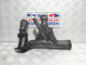 New Thermostat housing Volkswagen Scirocco (137/13AD) 2.0 TDI 16V Price € 34,99 Inclusive VAT offered by Automaterialen Ronald Morien B.V.
