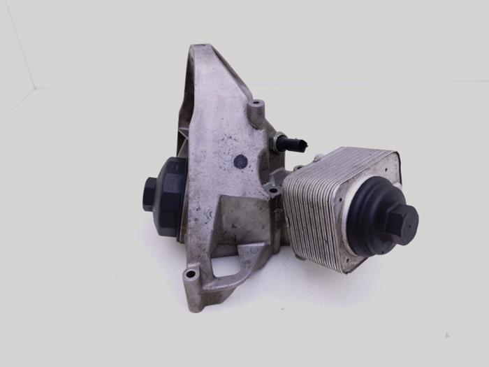 Gebrauchte Ölfiltergehäuse Volkswagen Touareg (7LA/7L6) 3.2 V6 24V Preis € 49,00 Margenregelung angeboten von Automaterialen Ronald Morien B.V.