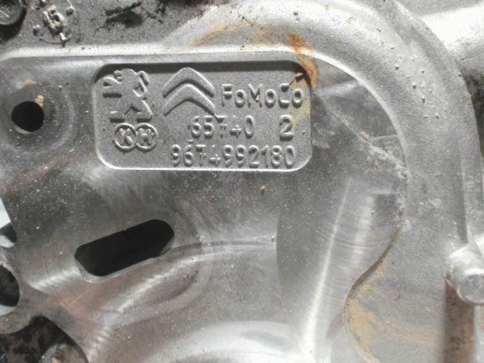 Soporte de bomba de diésel de un Ford C-Max (DXA) 2.0 TDCi 150 16V 2016