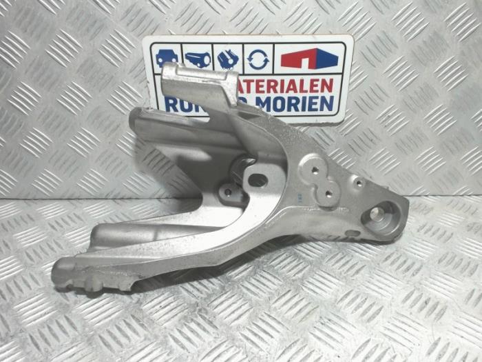 Engine mount from a Volkswagen Transporter/Caravelle T6 2.0 TDI 204 4Motion 2021