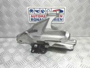 Engine mount from a Volkswagen Transporter/Caravelle T6 2.0 TDI 204 4Motion 2021