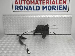 Used Gear lever Volkswagen Transporter/Caravelle T6 2.0 TDI 150 Price € 175,00 Inclusive VAT offered by Automaterialen Ronald Morien B.V.