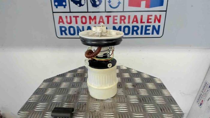 Electric fuel pump from a Ford Focus 2 Wagon 1.8 16V 2010