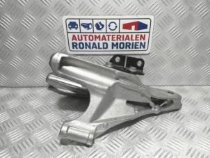 Engine mount from a Volkswagen Transporter/Caravelle T6 2.0 TDI 204 4Motion 2021