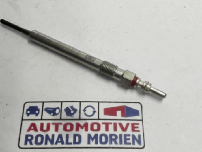 Glow plug from a Volkswagen Transporter/Caravelle T6 2.0 TDI 204 2021