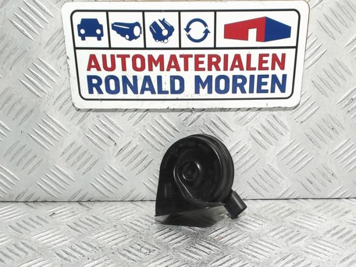 Używane Klakson Mercedes B (W246/W242) 1.6 B-200 BlueEFFICIENCY Turbo 16V Cena € 15,00 Procedura marży oferowane przez Automaterialen Ronald Morien B.V.