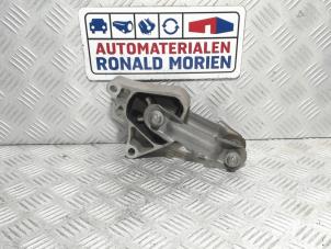 Used Engine mount Mercedes B (W246,242) 1.6 B-200 BlueEFFICIENCY Turbo 16V Price € 29,00 Margin scheme offered by Automaterialen Ronald Morien B.V.