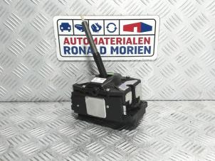 Used Gear stick Porsche Panamera (970) 3.0 D V6 24V Price € 75,00 Inclusive VAT offered by Automaterialen Ronald Morien B.V.