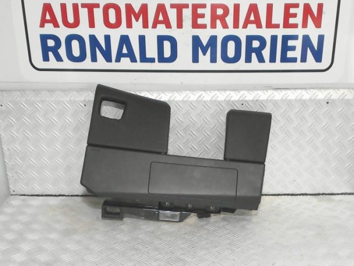 Begagnade Knäairbag, höger Porsche Panamera (970) 3.0 D V6 24V Pris € 195,00 Inklusive moms erbjuds av Automaterialen Ronald Morien B.V.