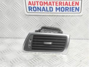 Gebrauchte Luftgitter Armaturenbrett Audi A7 Sportback (4GA/4GF) 3.0 TDI Clean Diesel V6 24V Quattro Preis € 29,00 Mit Mehrwertsteuer angeboten von Automaterialen Ronald Morien B.V.