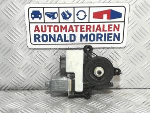Używane Silnik szyby drzwiowej Volkswagen Polo VI (AW1) 1.0 TSI 12V BlueMotion Cena € 19,00 Z VAT oferowane przez Automaterialen Ronald Morien B.V.
