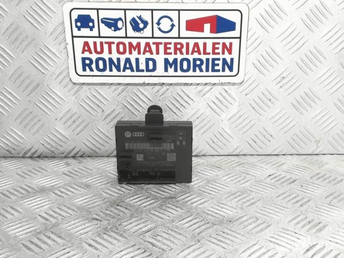Używane Modul centralnego zamka Audi A7 Sportback (4GA/4GF) 3.0 TDI Clean Diesel V6 24V Quattro Cena € 19,00 Z VAT oferowane przez Automaterialen Ronald Morien B.V.