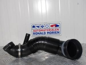 Used Air intake hose Volkswagen Tiguan (5N1/2) 2.0 TDI 16V 4Motion Price € 25,00 Inclusive VAT offered by Automaterialen Ronald Morien B.V.