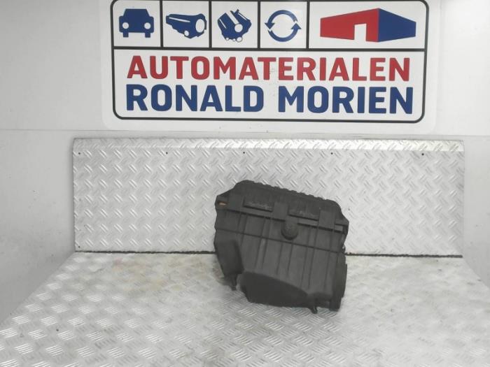 Begagnade Luftfilter Ford Galaxy (WGR) 2.8i V6 Pris € 35,00 Marginaltabell erbjuds av Automaterialen Ronald Morien B.V.
