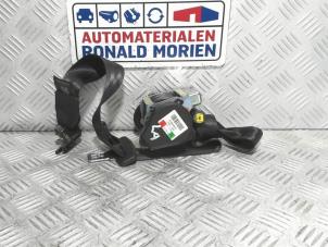 Used Rear seatbelt, left Volvo V40 (MV) 2.0 D4 16V Price € 39,00 Margin scheme offered by Automaterialen Ronald Morien B.V.