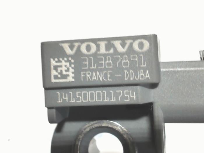 Airbag sensor from a Volvo V40 (MV) 2.0 D4 16V 2014