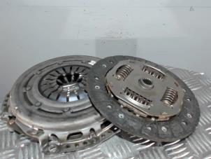 Used Clutch kit (complete) Ford Focus 3 1.0 Ti-VCT EcoBoost 12V 125 Price € 50,00 Margin scheme offered by Automaterialen Ronald Morien B.V.