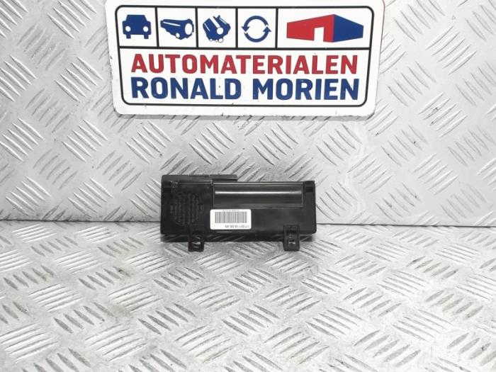 Używane Modul alarmu Peugeot Partner (EA//EF/EN/EU) 1.5 BlueHDi 130 Cena € 55,00 Procedura marży oferowane przez Automaterialen Ronald Morien B.V.