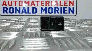 Usados Interruptor de calefactor luneta Volkswagen Corrado 1.8 G60 Precio € 25,00 Norma de margen ofrecido por Automaterialen Ronald Morien B.V.