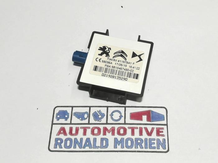 Używane Antena Peugeot Partner (EA//EF/EN/EU) 1.5 BlueHDi 130 Cena € 25,00 Procedura marży oferowane przez Automaterialen Ronald Morien B.V.