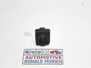 Używane Kamera lusterka lewego Peugeot Partner (EF/EU) 1.5 BlueHDi 130 Cena € 89,00 Procedura marży oferowane przez Automaterialen Ronald Morien B.V.