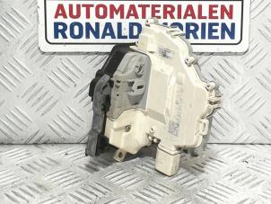 Usagé Serrure portière mécanique 4portes arrière droite Audi A4 (B9) 3.0 TDI V6 24V Quattro Prix € 34,99 Prix TTC proposé par Automaterialen Ronald Morien B.V.