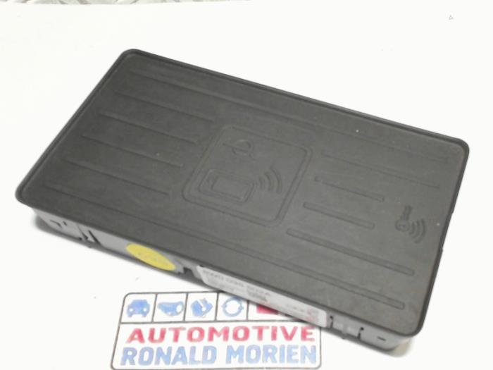 Begagnade Antenn Audi A4 (B9) 3.0 TDI V6 24V Quattro Pris € 75,00 Inklusive moms erbjuds av Automaterialen Ronald Morien B.V.