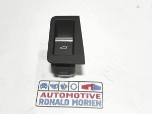 Used Tailgate switch Audi A4 (B9) 3.0 TDI V6 24V Quattro Price € 9,99 Inclusive VAT offered by Automaterialen Ronald Morien B.V.