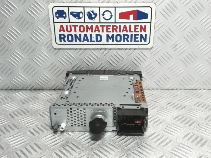 Reproductor de CD y radio de un Peugeot 207 SW (WE/WU) 1.6 16V 2008