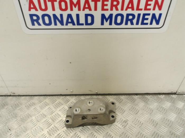 Gearbox mount from a Volkswagen Golf VIII (CD1) 1.5 TSI BlueMotion 16V 2021