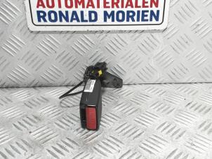 Used Rear seatbelt buckle, left Peugeot 207 SW (WE/WU) 1.6 16V Price € 25,00 Margin scheme offered by Automaterialen Ronald Morien B.V.