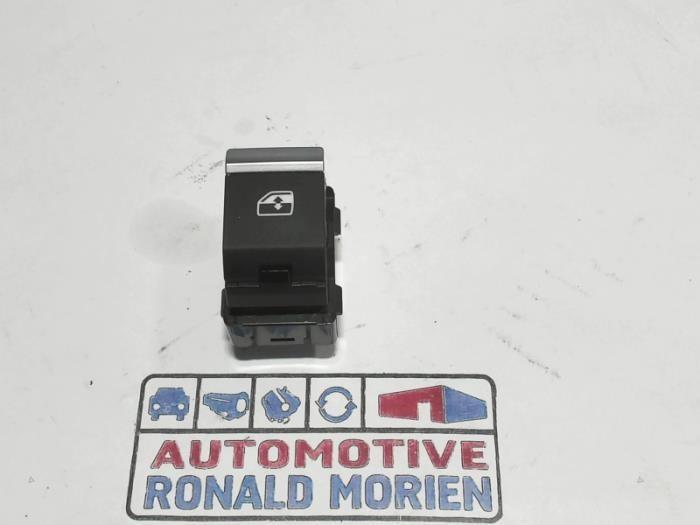 Usados Interruptor combinado de ventanillas Audi A4 Avant (B9) 2.0 TDI Ultra 16V Precio € 9,99 IVA incluido ofrecido por Automaterialen Ronald Morien B.V.