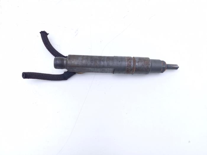 Usagé Injecteurs Volkswagen LT I 2.4 TD 40-55 Prix € 49,00 Règlement à la marge proposé par Automaterialen Ronald Morien B.V.