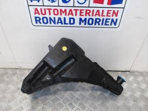 Used Front windscreen washer reservoir Audi Q5 (FYB/FYG) 2.0 40 TDI 16V Quattro Price € 25,00 Inclusive VAT offered by Automaterialen Ronald Morien B.V.