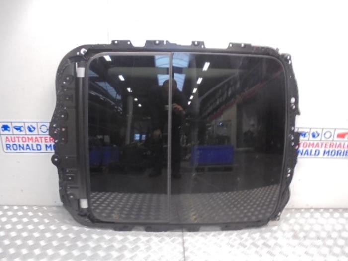 Sliding/tilting sunroofs with part number 877307 stock