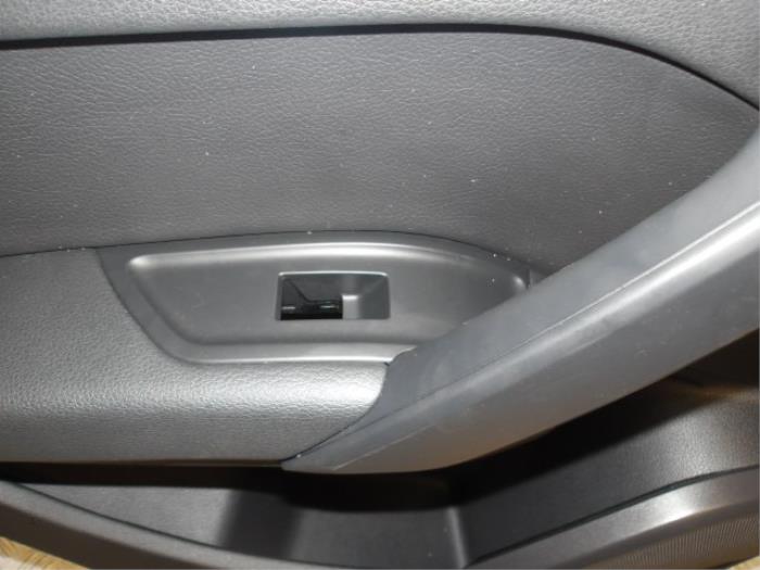 Revêtement portière haut 4portes arrière gauche d'un Audi Q5 (FYB/FYG) 2.0 TDI 16V Quattro 2017
