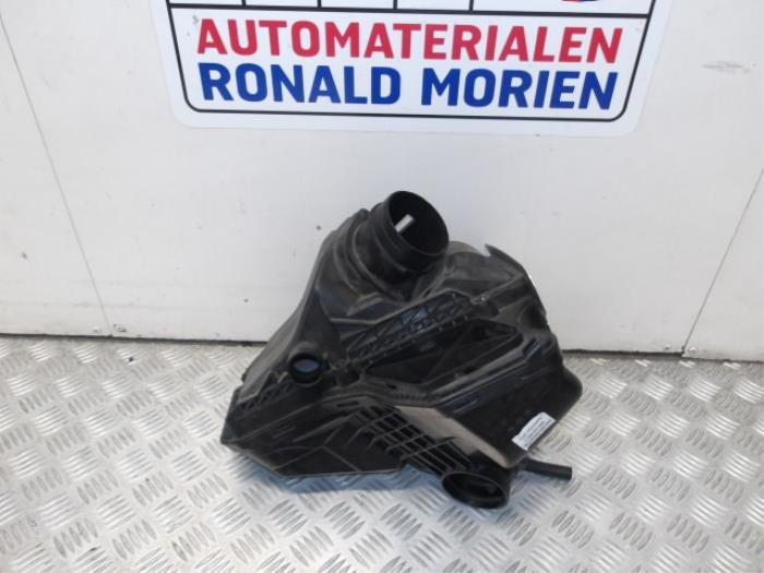 Begagnade Luftfilter Audi Q5 (8RB) 2.0 TFSI 16V Hybrid Quattro Pris € 50,00 Inklusive moms erbjuds av Automaterialen Ronald Morien B.V.