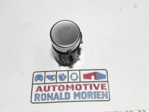 Used Start/stop switch Audi E-tron (GEN) 55 Price € 25,00 Inclusive VAT offered by Automaterialen Ronald Morien B.V.