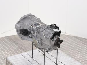 Nowe Skrzynia biegów Renault Master III (EV/HV/UV/VA/VB/VD/VF/VG/VJ) 2.3 dCi 150 16V RWD Cena € 3.327,50 Z VAT oferowane przez Automaterialen Ronald Morien B.V.