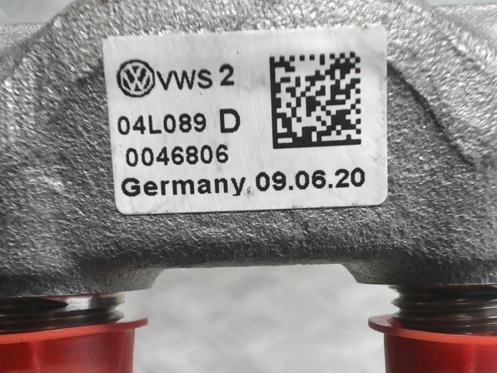 Fuel distributor from a Audi TT (FV3/FVP) 2.0 TDI 16V 2020