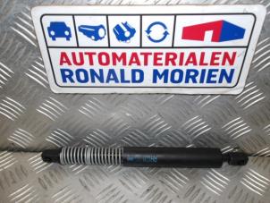 Used Rear gas strut, right BMW 5 serie Touring (G31) 523d 2.0 TwinPower Turbo 16V Price € 30,00 Inclusive VAT offered by Automaterialen Ronald Morien B.V.