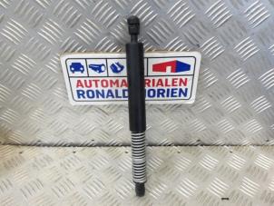 Used Rear gas strut, left BMW 5 serie Touring (G31) 523d 2.0 TwinPower Turbo 16V Price € 30,00 Inclusive VAT offered by Automaterialen Ronald Morien B.V.